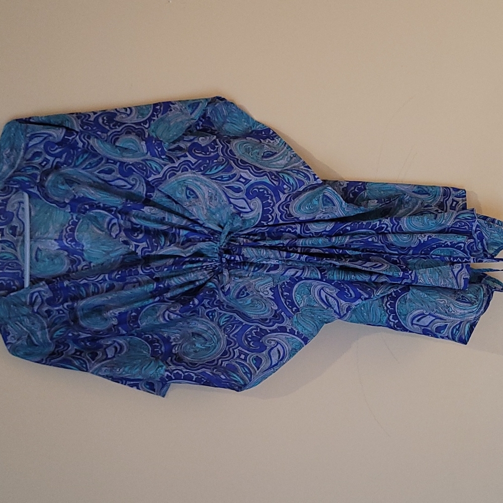 NWOT Swimwear cover up chiffon Robes medium size